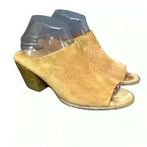 Vince Cuoio Camel Suede Open Toe Slide Stack Heel Made in Italy Women’s Size 8.5